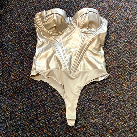 Fashion Nova Matte Silver Bustier Bodysuit NEW - Picture 4 of 12